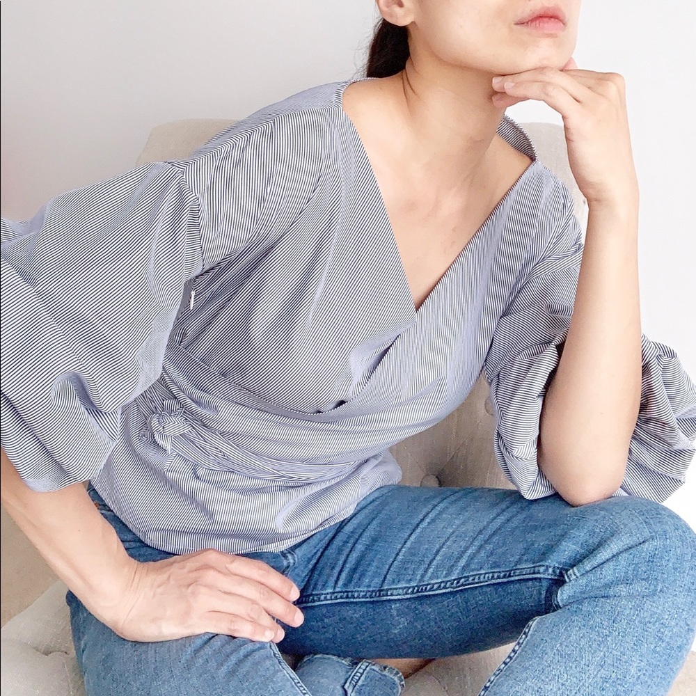 ONLY 1 LEFT ! - PUFFY SLEEVES Faux Wrap top - Picture 8 of 8